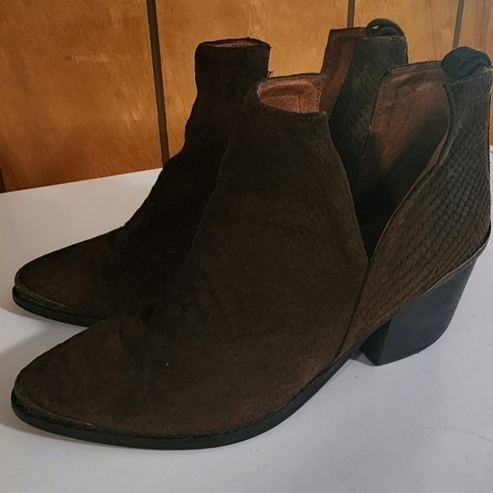 FREE PEOPLE Jeffery Campbell Hunt The Plains Boot Suede Snake Print Sz. 9.5